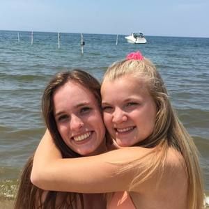 Meet your Posher, Olivia